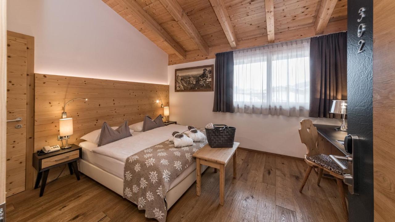 Hotel Ciasa Soleil La Villa  Exteriör bild