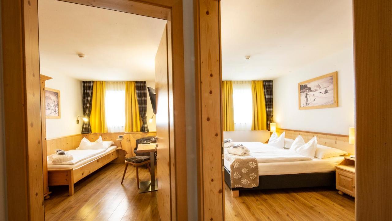Hotel Ciasa Soleil La Villa  Exteriör bild