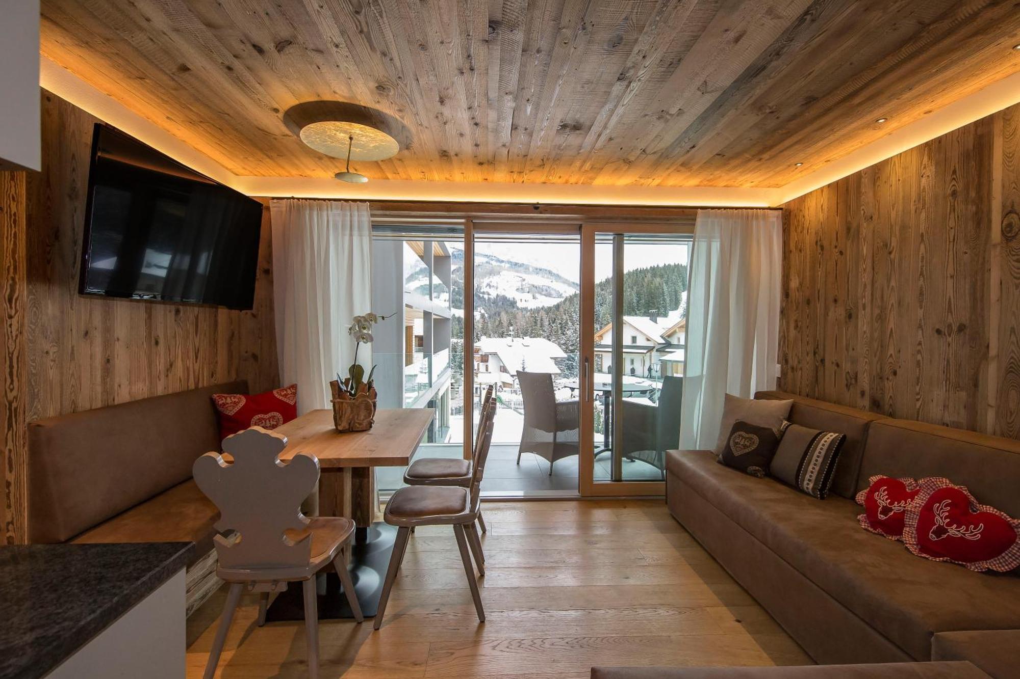 Hotel Ciasa Soleil La Villa  Exteriör bild