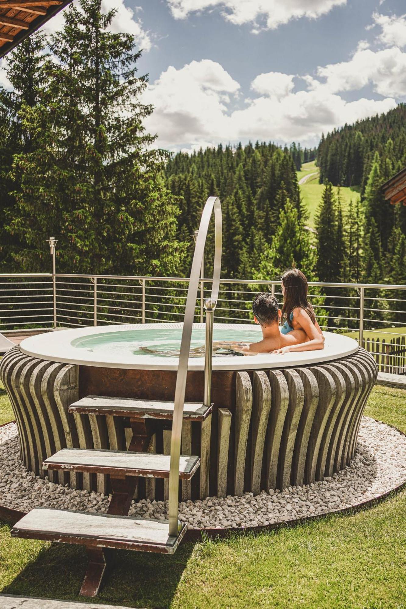 Hotel Ciasa Soleil La Villa  Exteriör bild