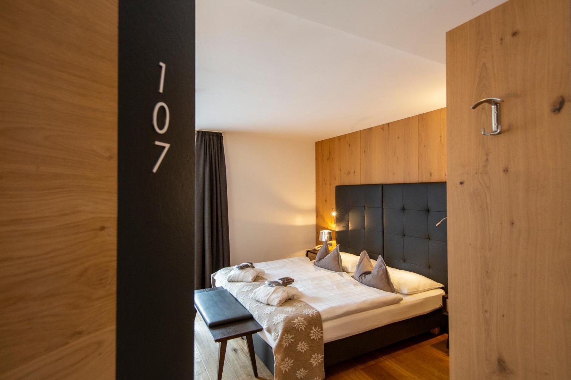 Hotel Ciasa Soleil La Villa  Exteriör bild