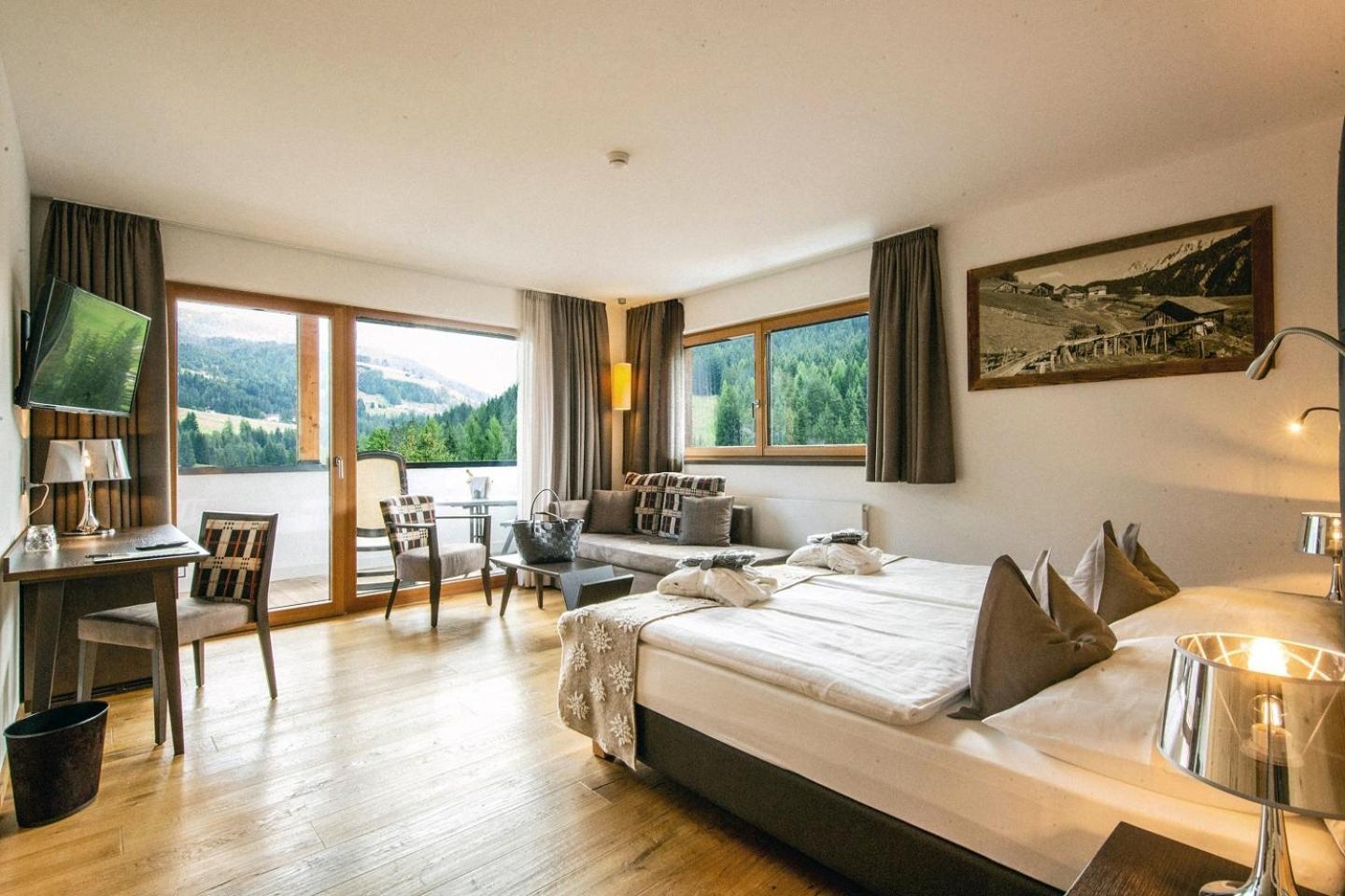 Hotel Ciasa Soleil La Villa  Exteriör bild