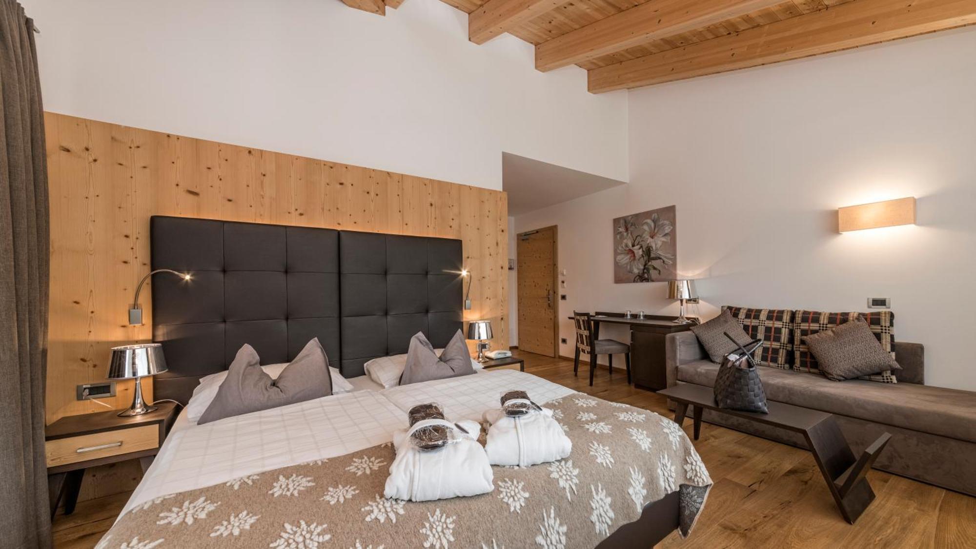 Hotel Ciasa Soleil La Villa  Exteriör bild